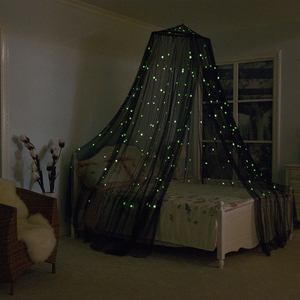Increíbles mejores ventas que crecen en la oscuridad Juego de tema de estrellas Cama negra Canopy Mosquito Net