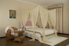 Elegante juego de dosel para cama con red protegida contra mosquitos con poste de cuatro esquinas, beige, Full/Queen/King