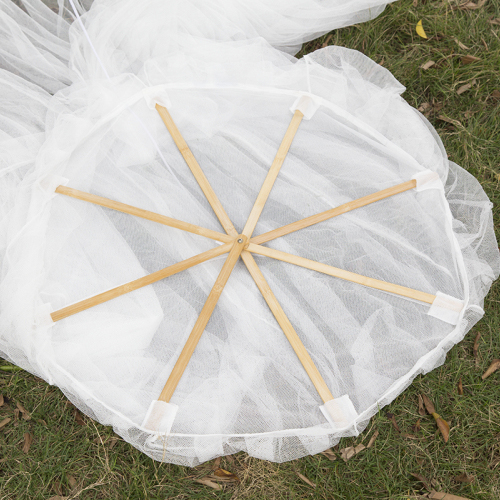 2020 Mosquiteros blancos colgantes superiores del insecticida al aire libre del material de bambú